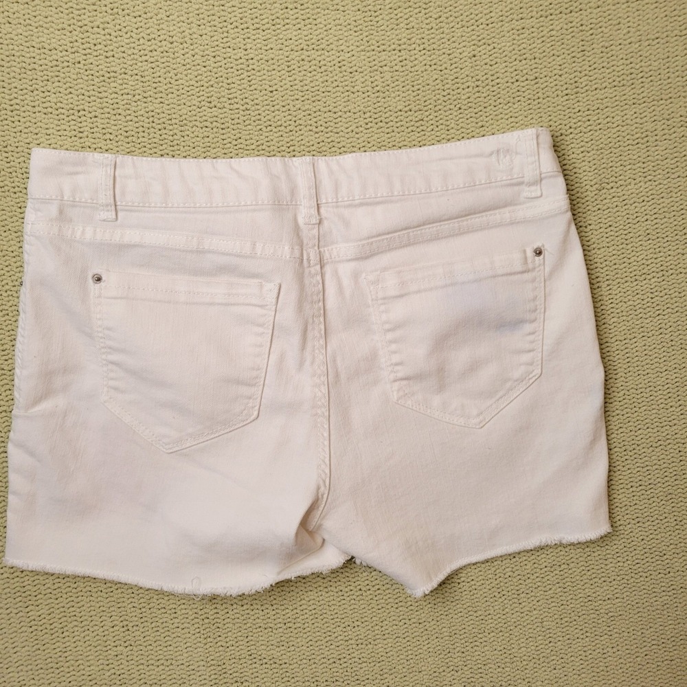 White Floral Embroidered Denim Jean Shorts Size 10/30 Raw Hem Coquette Feminine - Picture 11 of 14